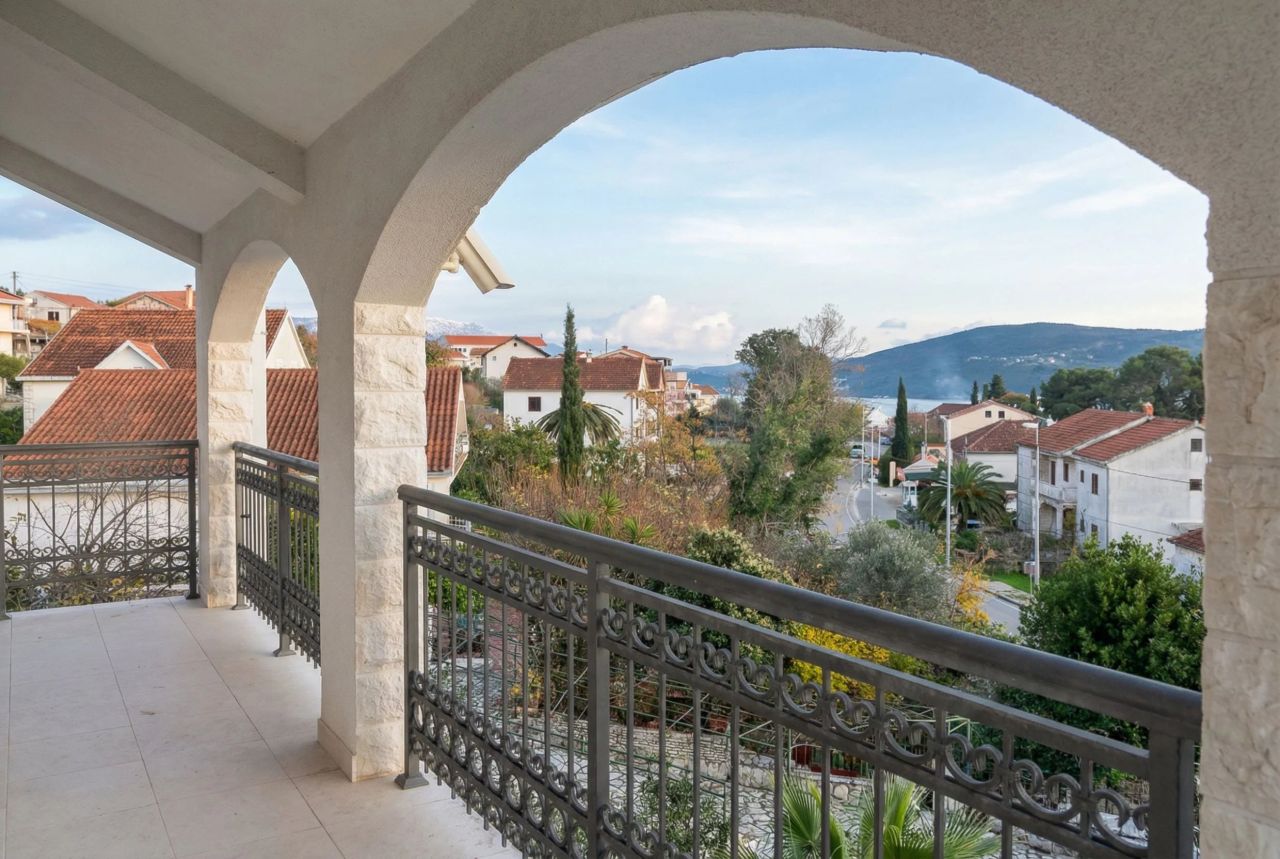 Дом в Херцег-Нови, Черногория, 269 м² - фото 6