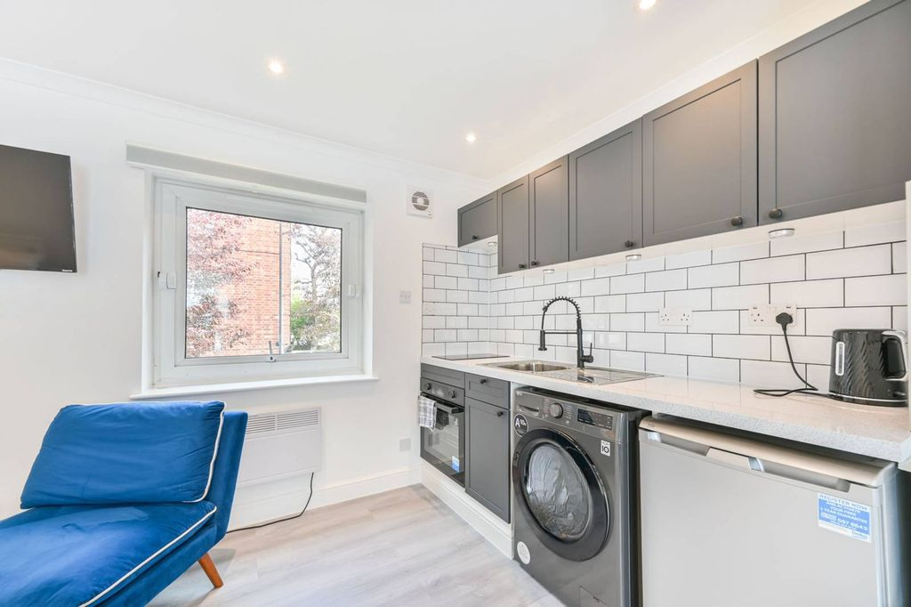 Квартира в Лондоне, Великобритания, 28 м² - фото 2