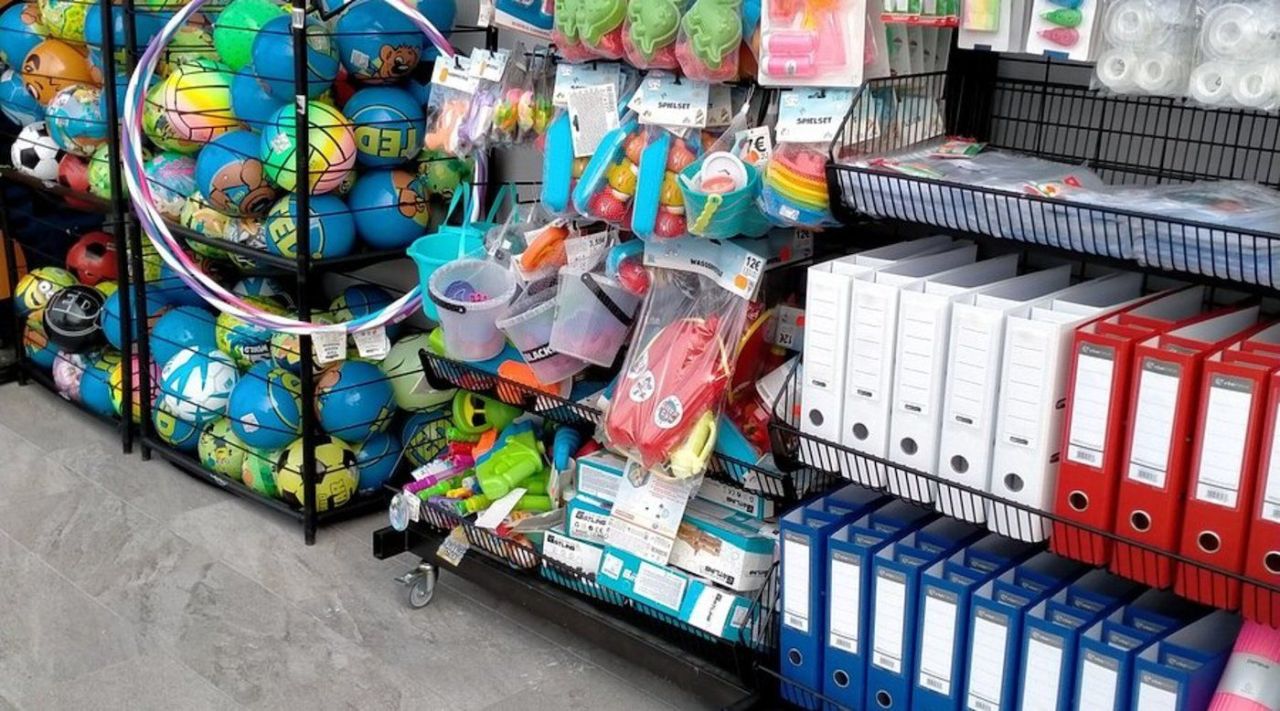 Магазин в Целе, Словения, 1 750 м² - фото 1