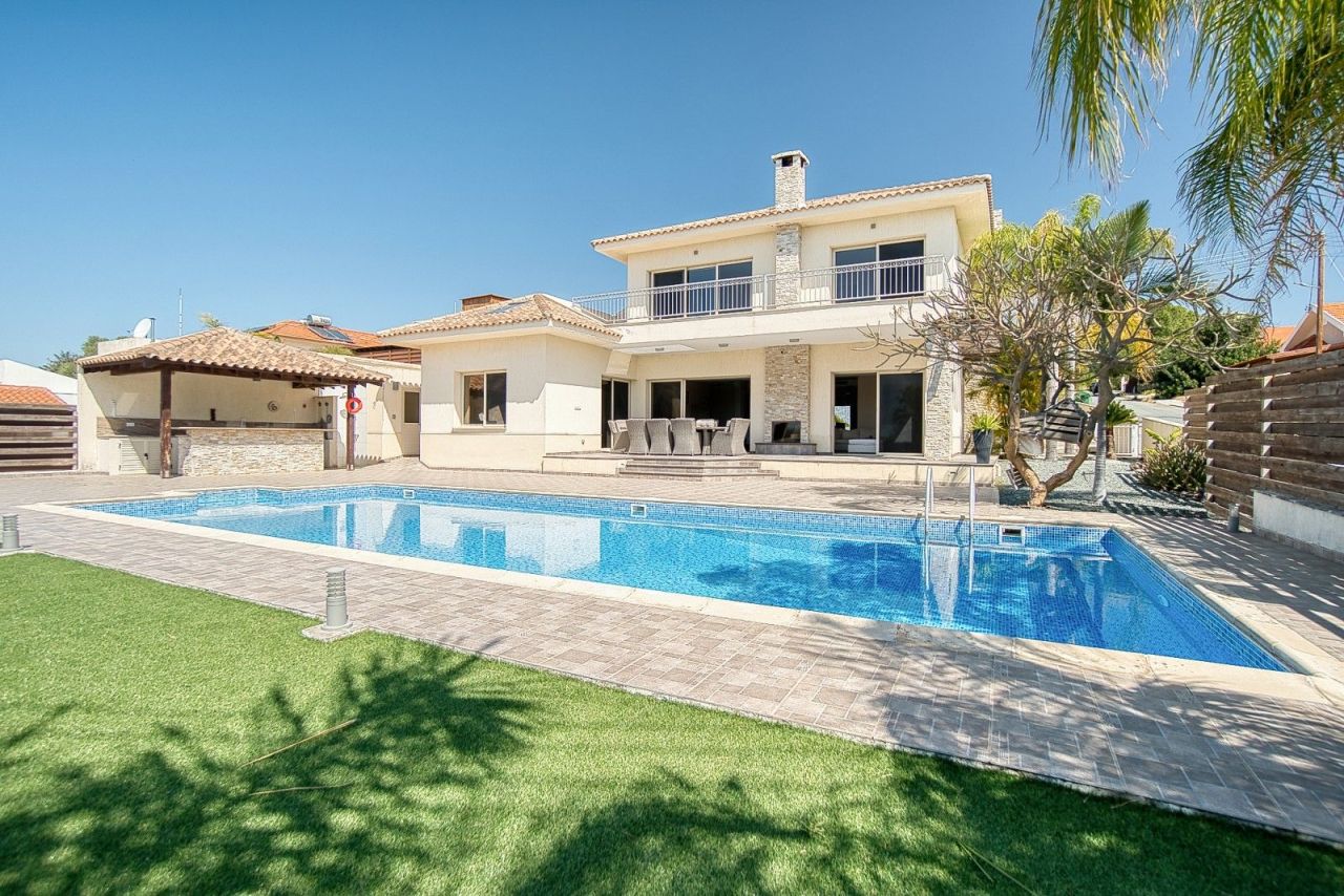 Вилла в Лимасоле, Кипр, 300 м² - фото 1