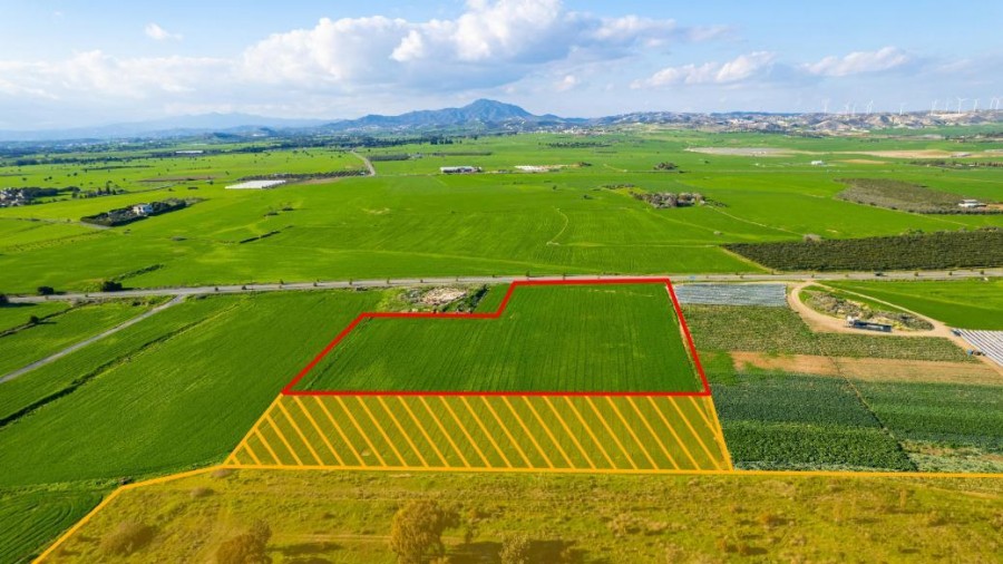 Земля в Ларнаке, Кипр, 16 467 м² - фото 2