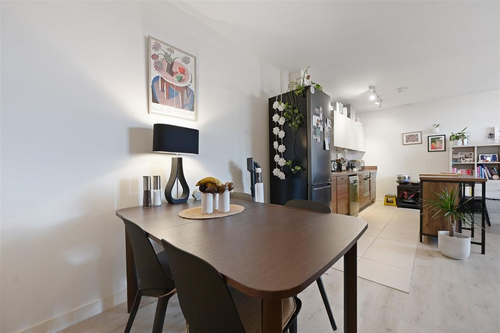 Квартира в Лондоне, Великобритания, 65 м² - фото 2