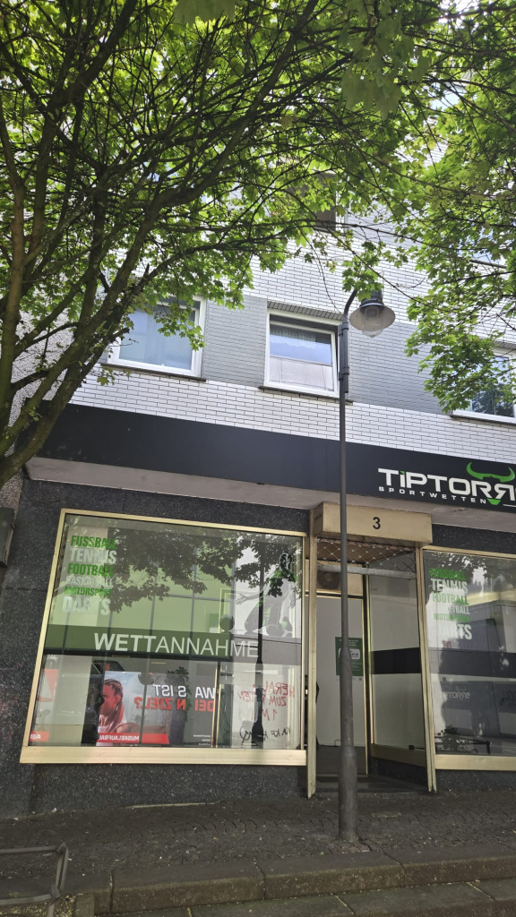 Доходный дом в Вуппертале, Германия, 433 м² - фото 1