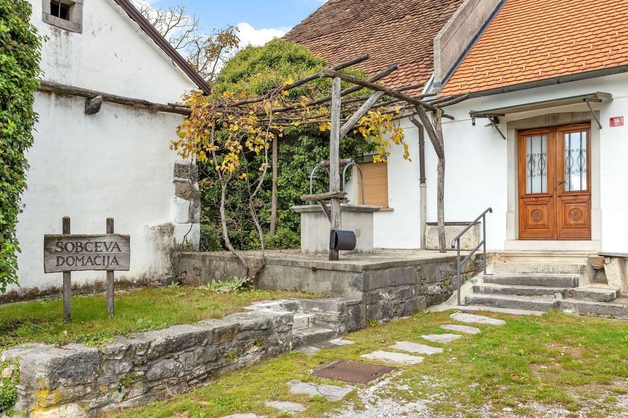 Дом в Пивке, Словения, 357 м² - фото 2