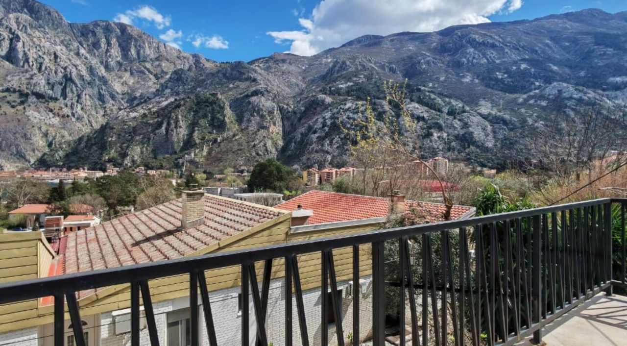 Дом в Которе, Черногория, 120 м² - фото 2