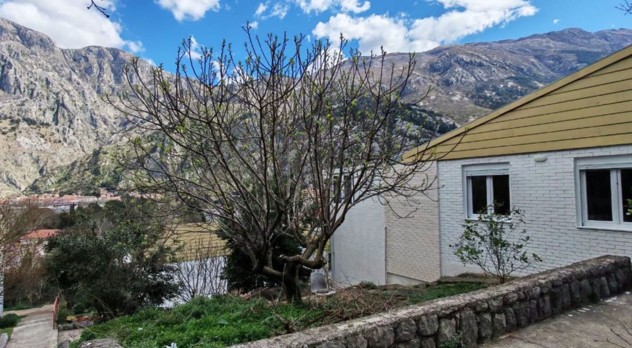 Дом в Которе, Черногория, 120 м² - фото 14