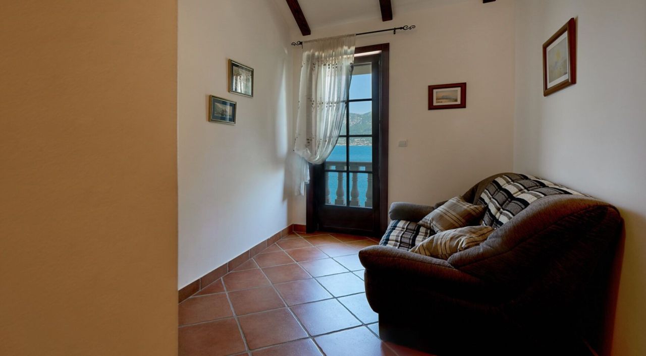 Вилла в Костанице, Черногория, 235 м² - фото 12