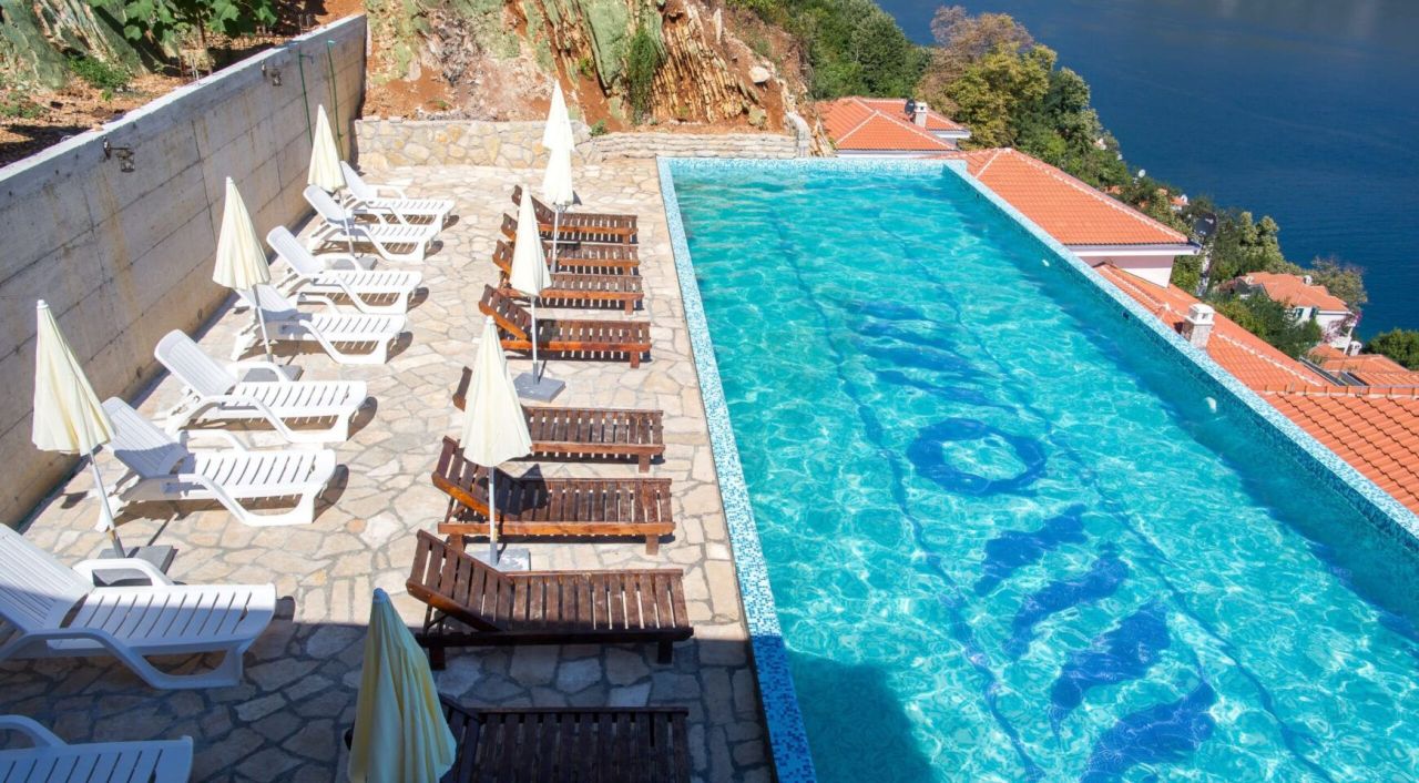 Вилла в Костанице, Черногория, 235 м² - фото 2