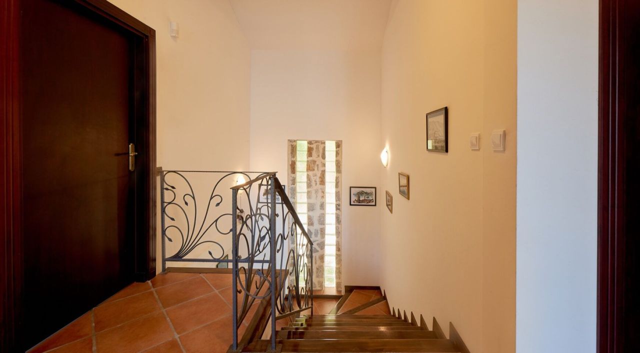 Вилла в Костанице, Черногория, 235 м² - фото 14