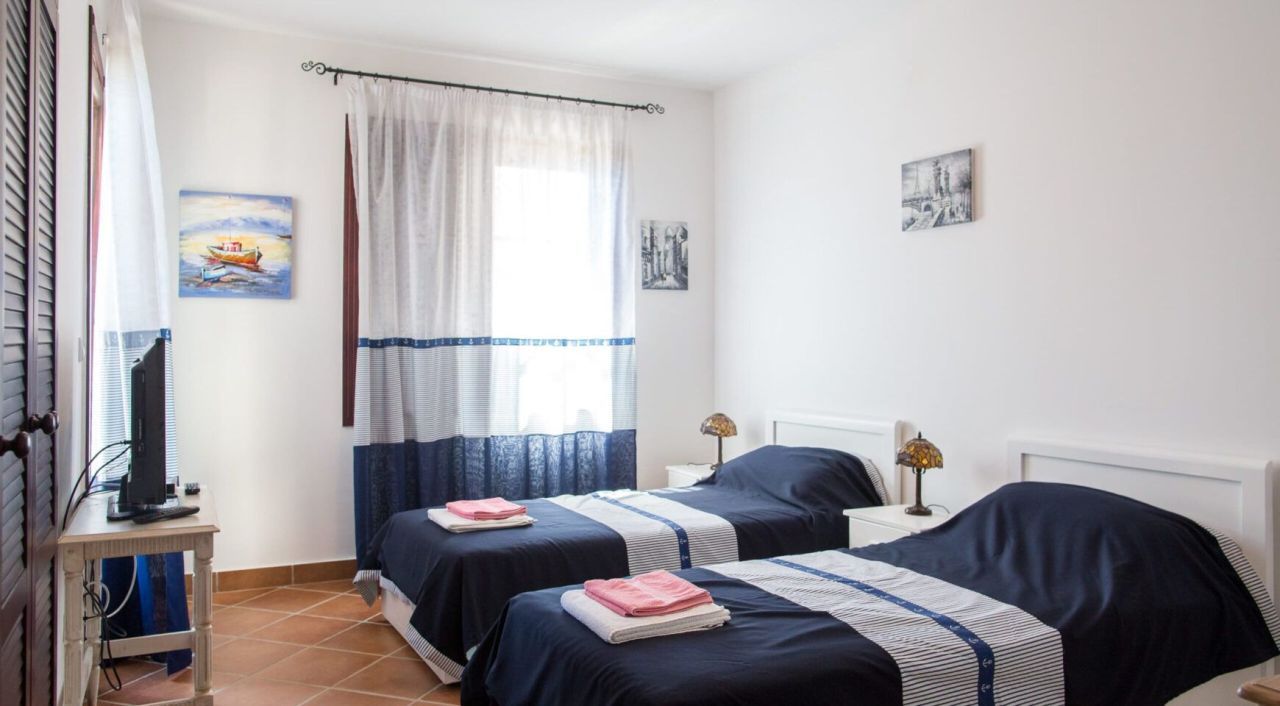 Вилла в Костанице, Черногория, 235 м² - фото 7