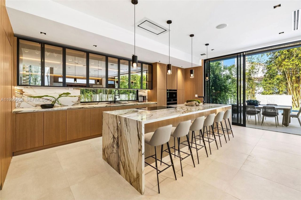 Дом в Майами, США, 280 м² - фото 2