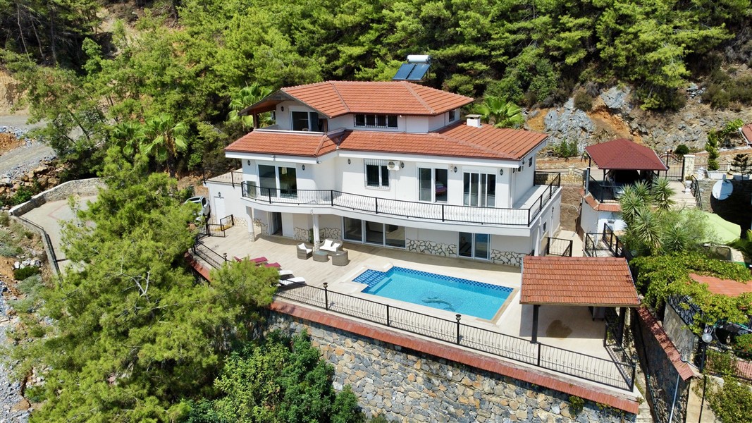 Вилла в Алании, Турция, 375 м² - фото 1
