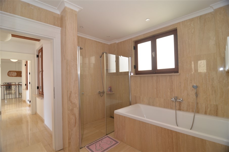 Вилла в Алании, Турция, 390 м² - фото 16