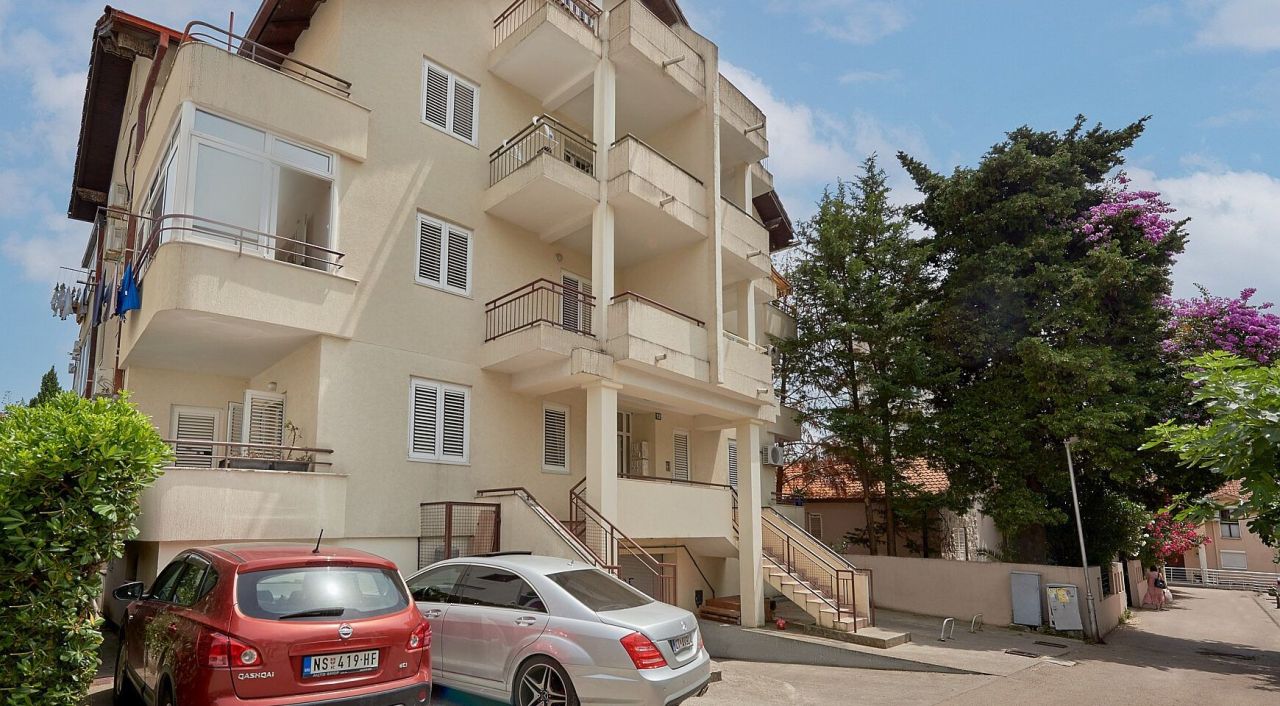 Квартира в Будве, Черногория, 62 м² - фото 1