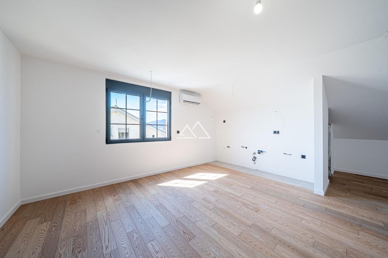 Апартаменты в Тивате, Черногория, 101 м² - фото 6