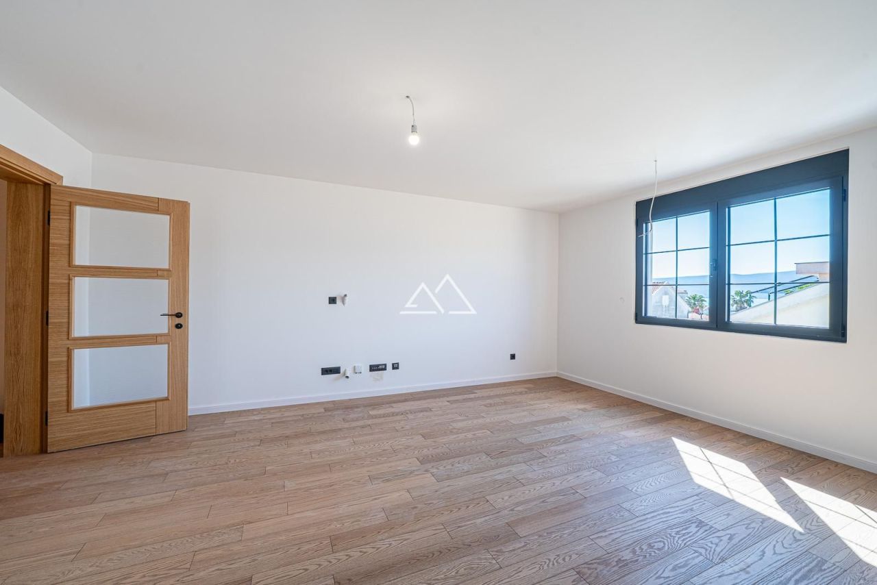 Апартаменты в Тивате, Черногория, 101 м² - фото 7