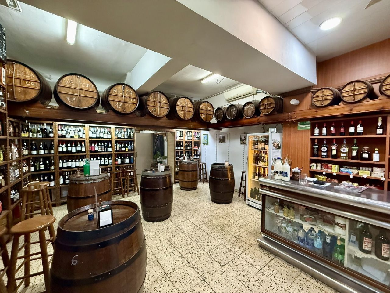 Коммерческая недвижимость в Барселоне, Испания, 149 м² - фото 1