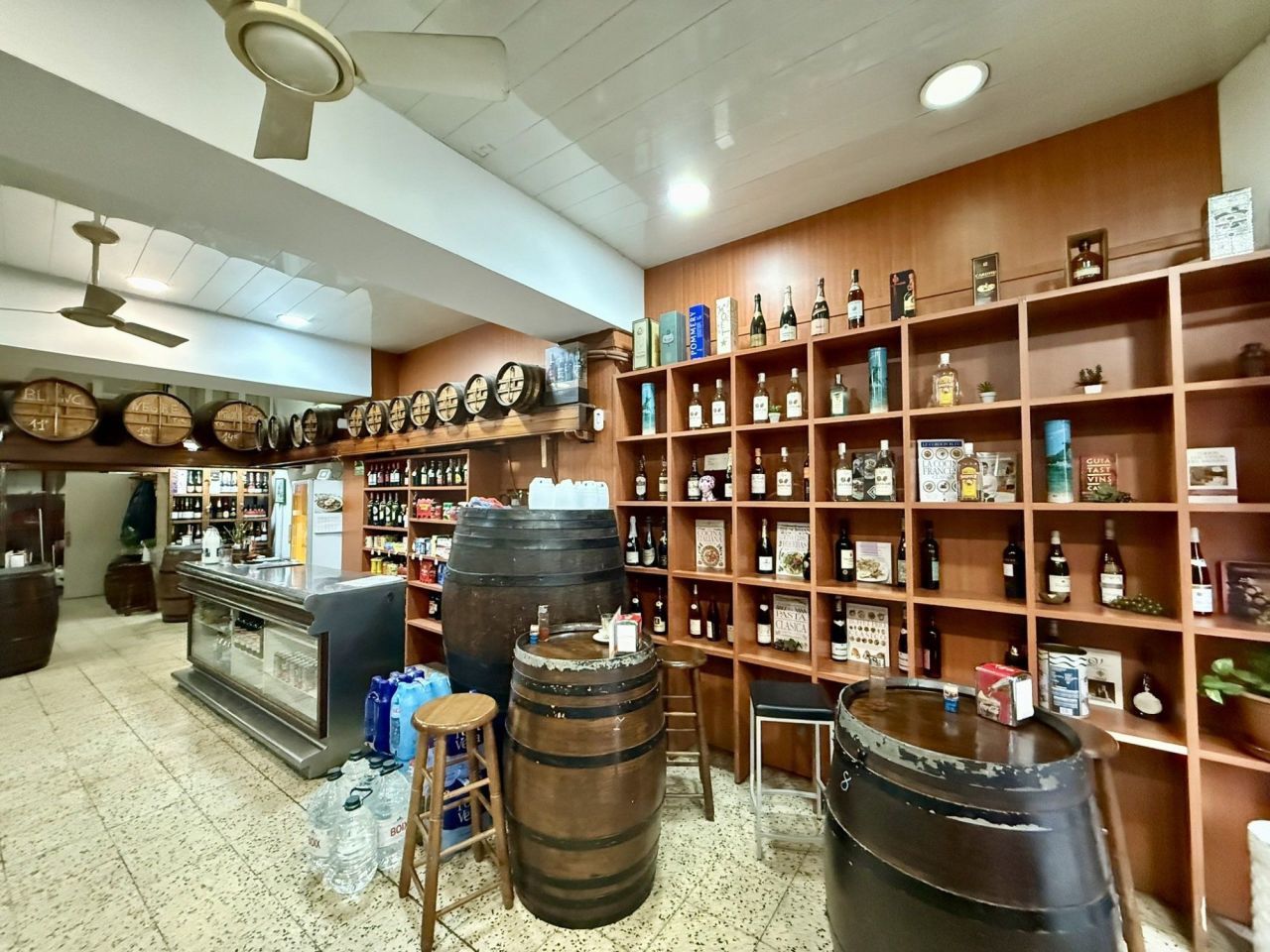 Коммерческая недвижимость в Барселоне, Испания, 149 м² - фото 2