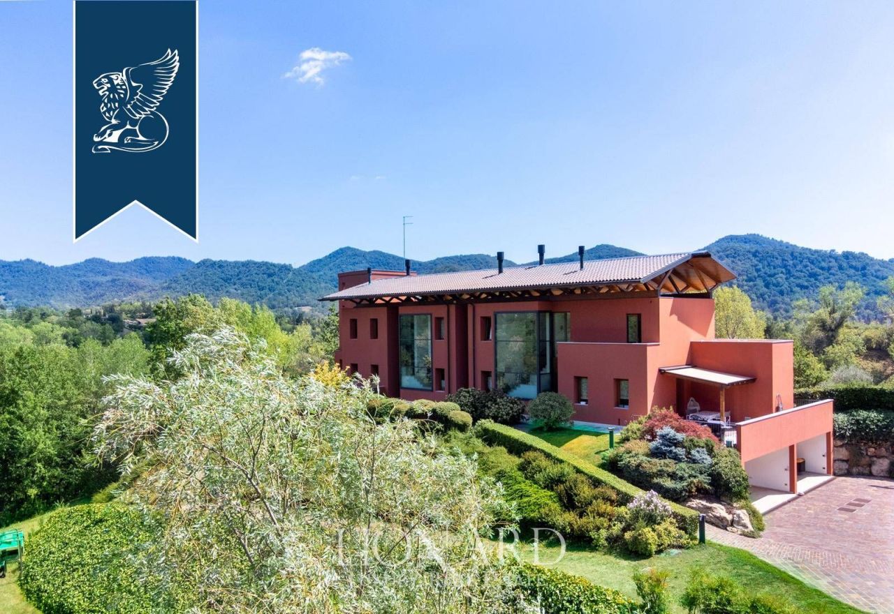 Вилла в Тревизо, Италия, 590 м² - фото 1