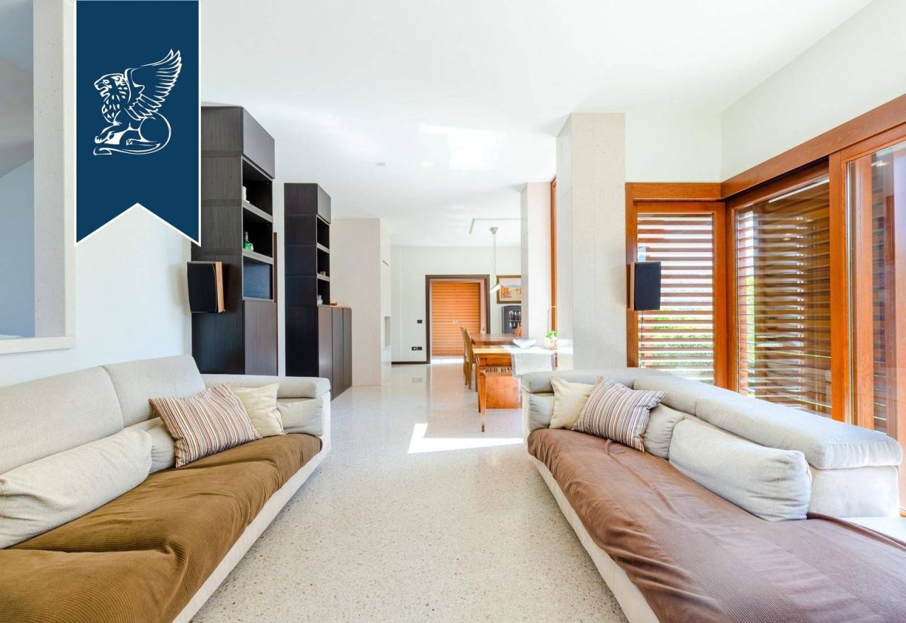 Вилла в Тревизо, Италия, 590 м² - фото 18