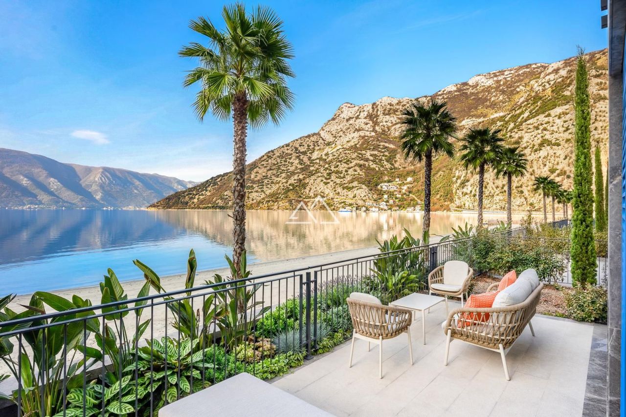 Апартаменты в Рисане, Черногория, 116 м² - фото 1