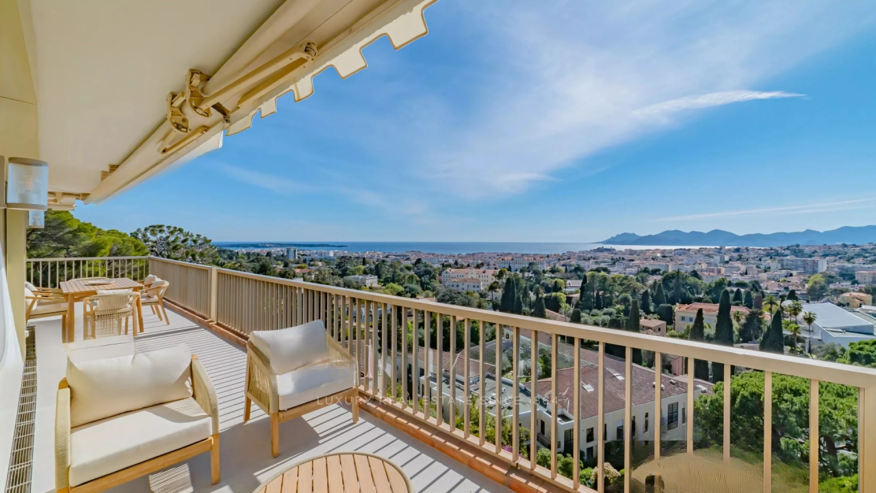 Квартира в Каннах, Франция, 140 м² - фото 1