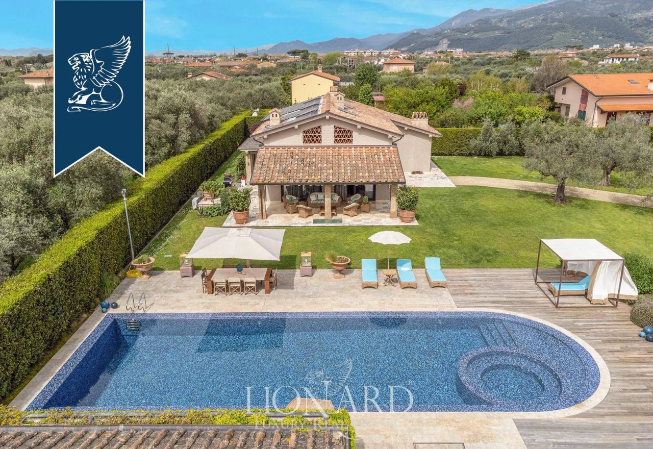 Вилла в Пьетрасанте, Италия, 450 м² - фото 6