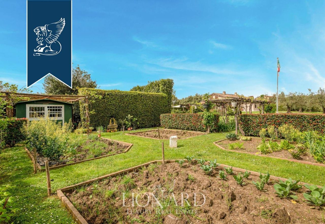 Вилла в Пьетрасанте, Италия, 450 м² - фото 15