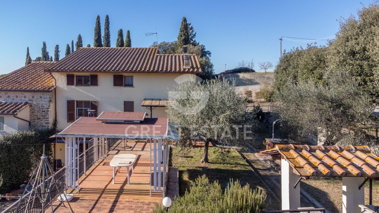 Вилла в Туоро-суль-Тразимено, Италия, 305.95 м² - фото 2