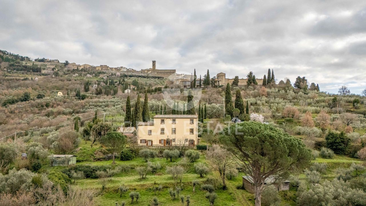 Дом в Кортоне, Италия, 275.2 м² - фото 4