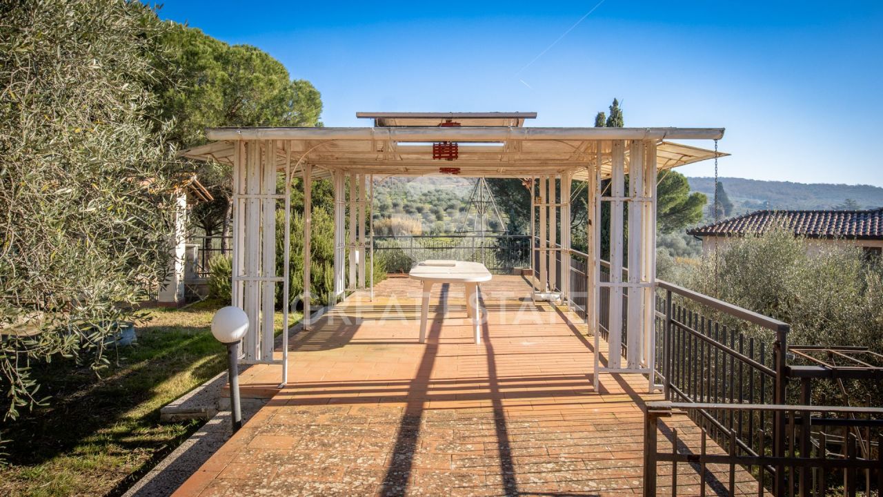 Вилла в Туоро-суль-Тразимено, Италия, 305.95 м² - фото 9