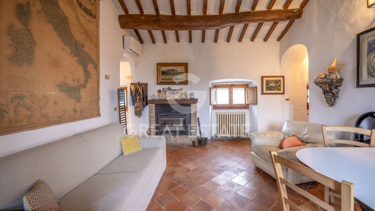 Дом в Кортоне, Италия, 275.2 м² - фото 13