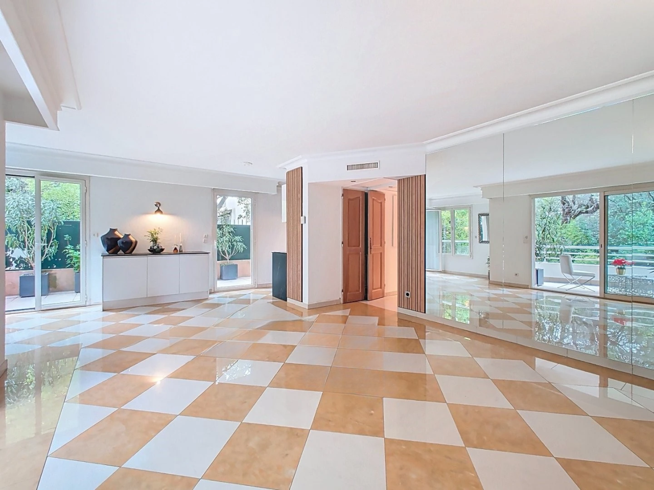 Квартира в Каннах, Франция, 70 м² - фото 1