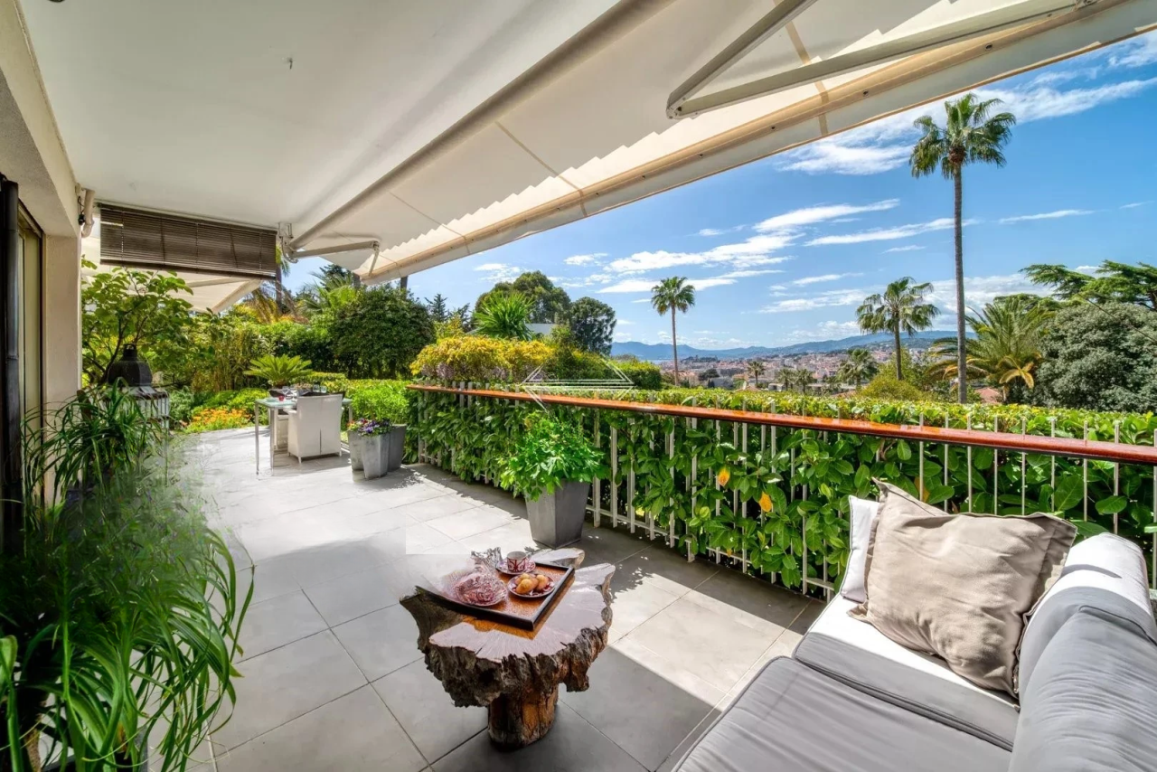 Квартира в Каннах, Франция, 117 м² - фото 2