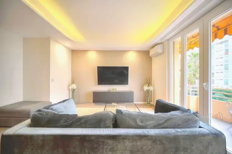 Квартира в Каннах, Франция, 72 м² - фото 2