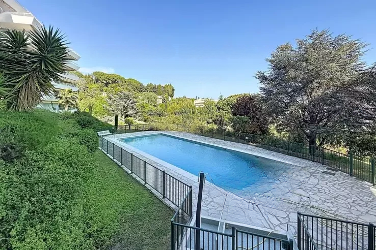 Квартира в Каннах, Франция, 65 м² - фото 1