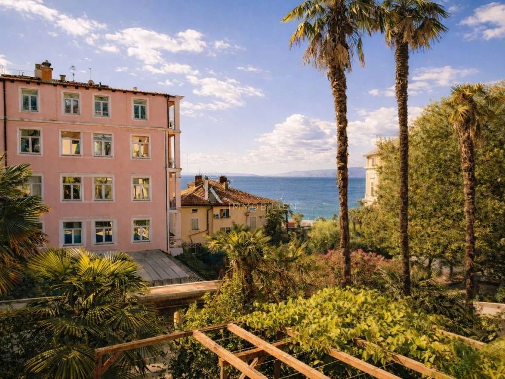 Квартира в Опатии, Хорватия, 205 м² - фото 1