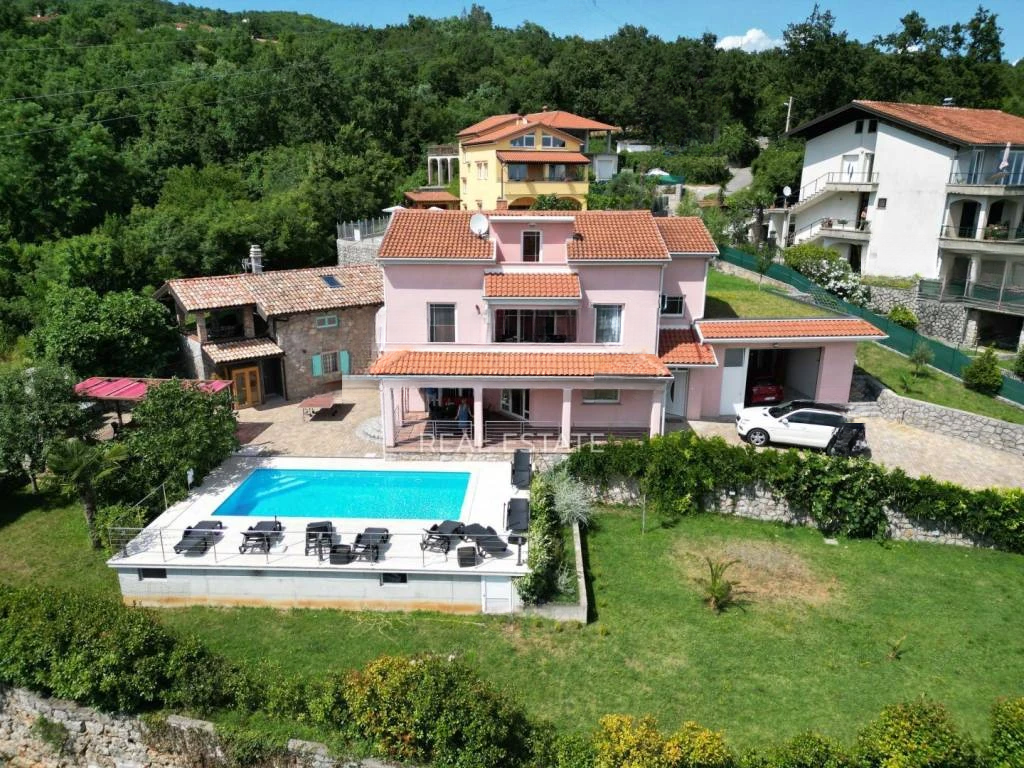 Дом в Опатии, Хорватия, 500 м² - фото 1