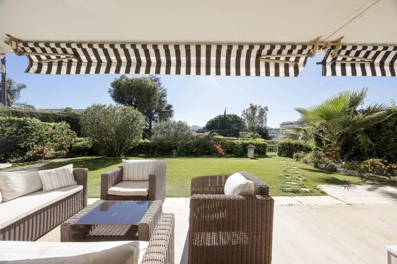 Квартира в Каннах, Франция, 91 м² - фото 1