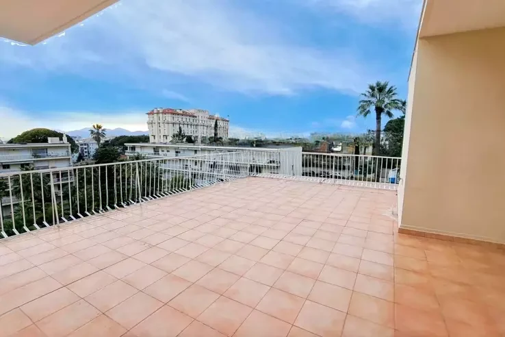 Квартира в Каннах, Франция, 96 м² - фото 1