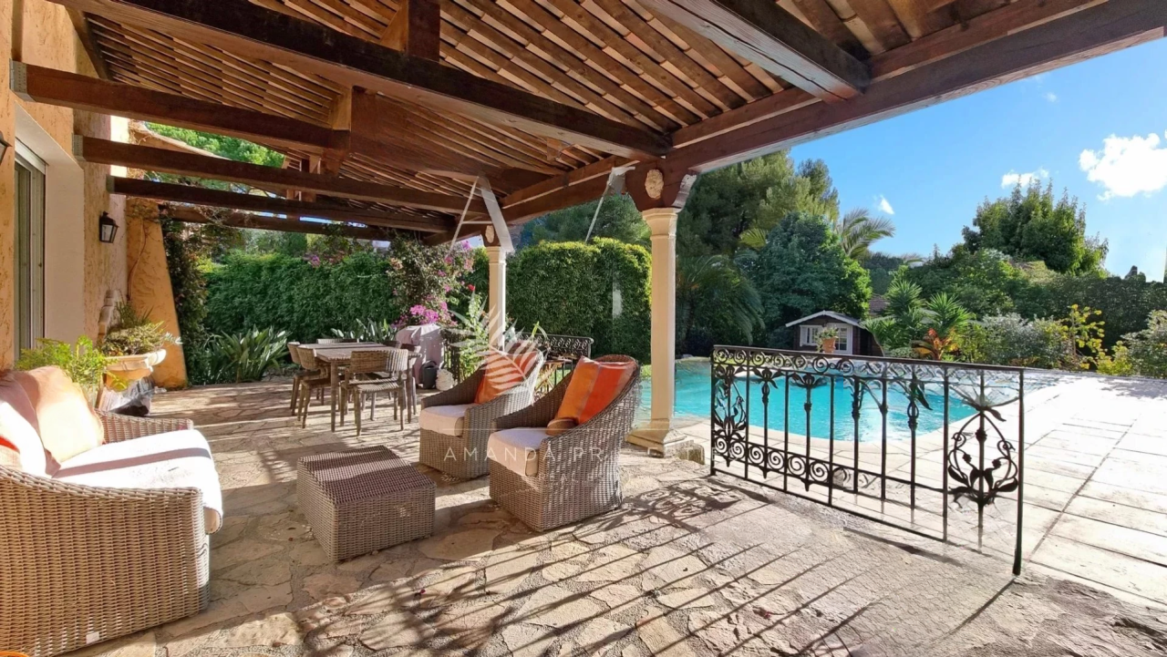 Квартира в Каннах, Франция, 140 м² - фото 1