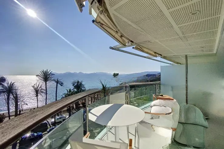 Квартира в Каннах, Франция, 90 м² - фото 1