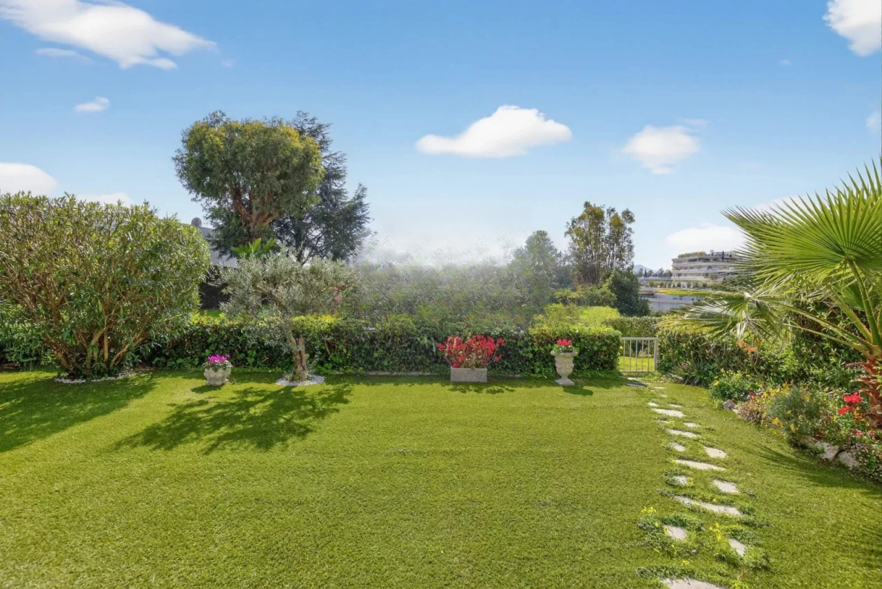 Квартира в Каннах, Франция, 91 м² - фото 2