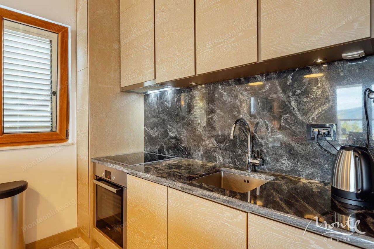 Апартаменты в Тивате, Черногория, 110 м² - фото 12