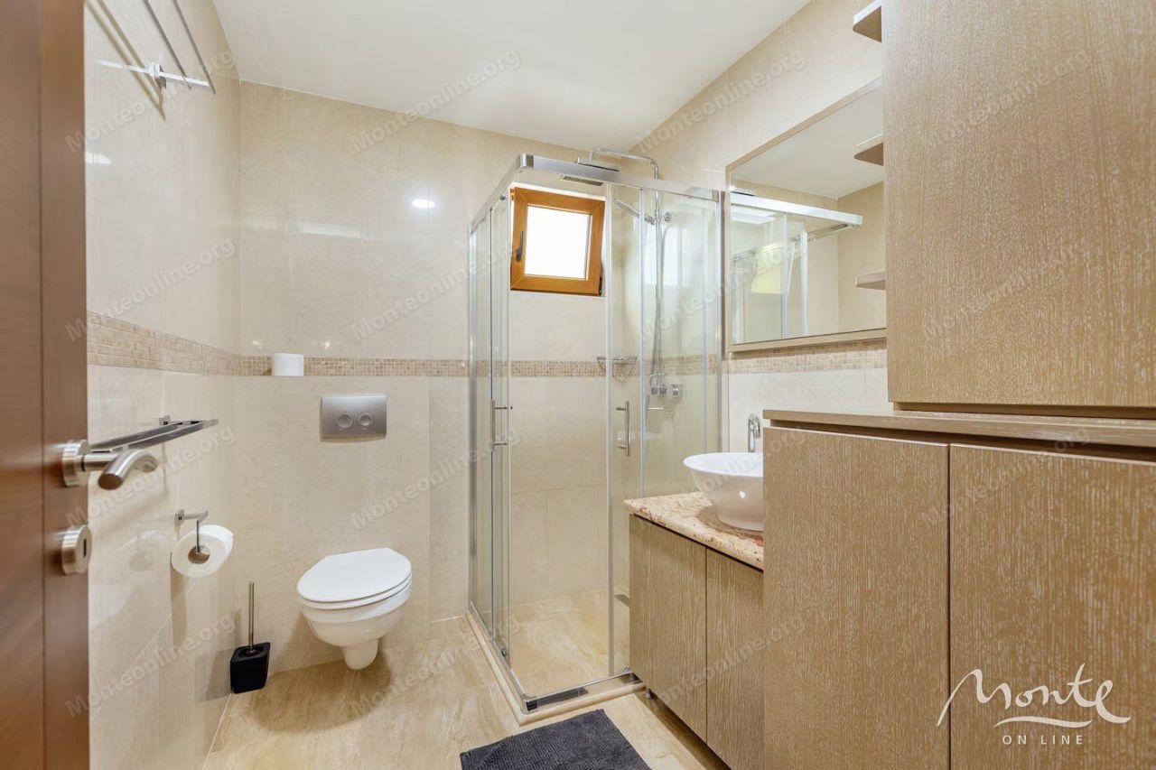 Апартаменты в Тивате, Черногория, 110 м² - фото 15