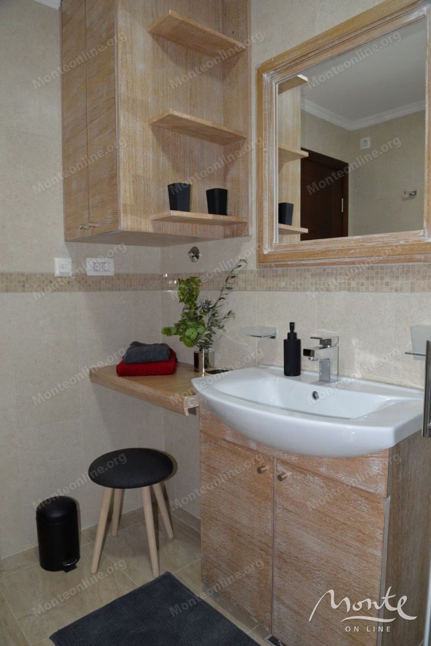 Апартаменты в Тивате, Черногория, 110 м² - фото 18