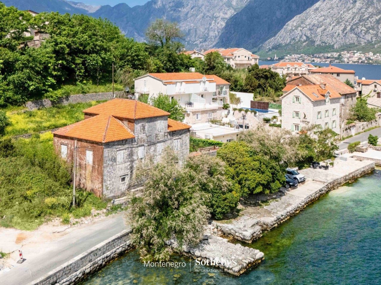 Вилла в Которе, Черногория, 300 м² - фото 3