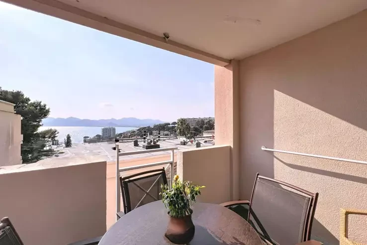 Квартира в Каннах, Франция, 28 м² - фото 2