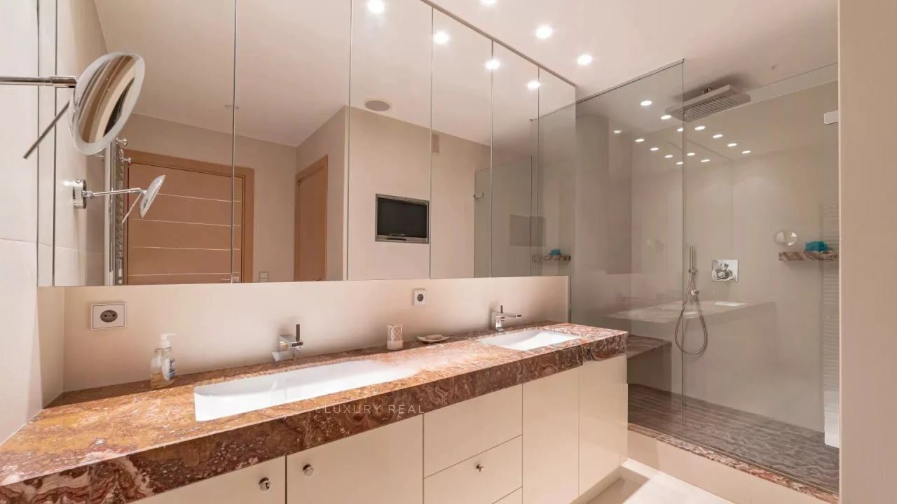 Квартира в Каннах, Франция, 191 м² - фото 12