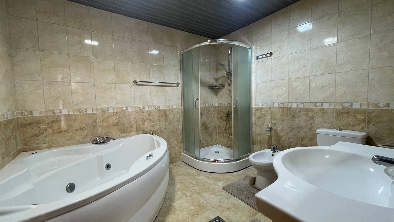 Квартира в Будве, Черногория, 141 м² - фото 8